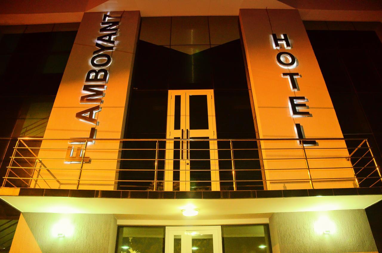 Hotel Flamboyant Catalão Kültér fotó